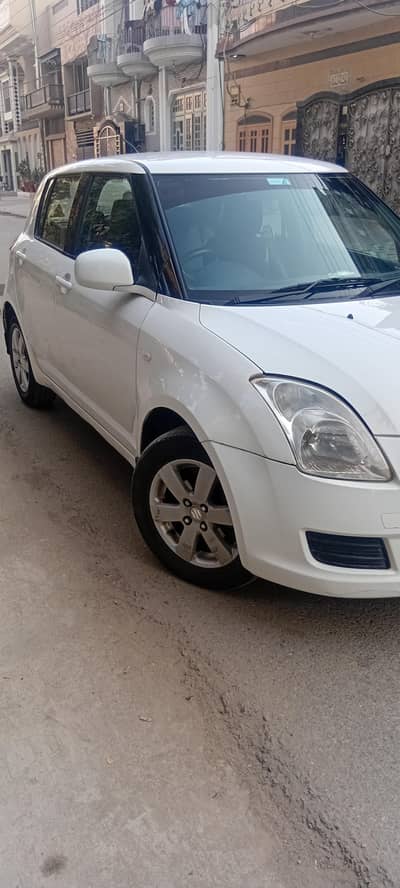 Suzuki Swift Dlx 2016A Genuine.