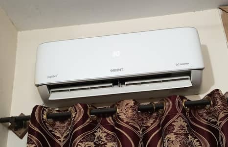 1 Ton DC Inverter AC, heat and cool, Excellent Condition