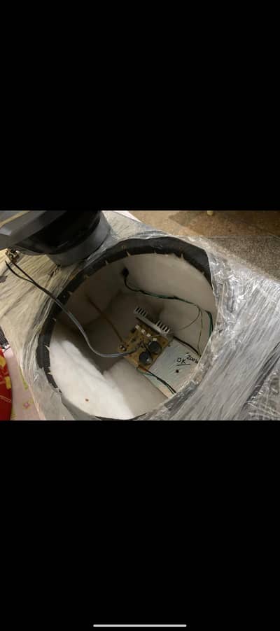 Build in amplifier basstube for home theaters