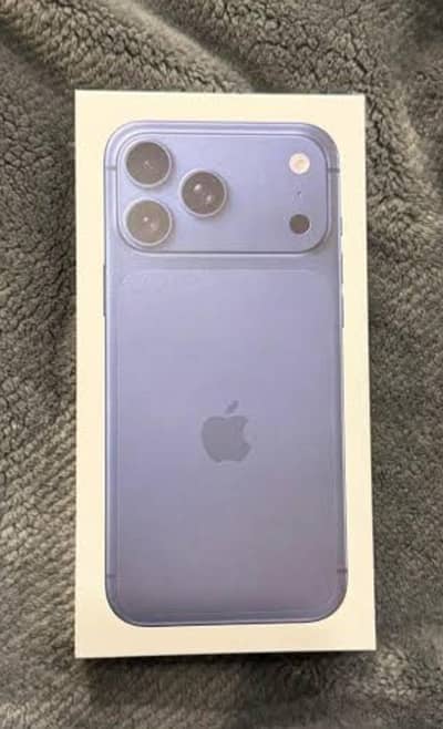 Iphone 17 pro Deep Blue