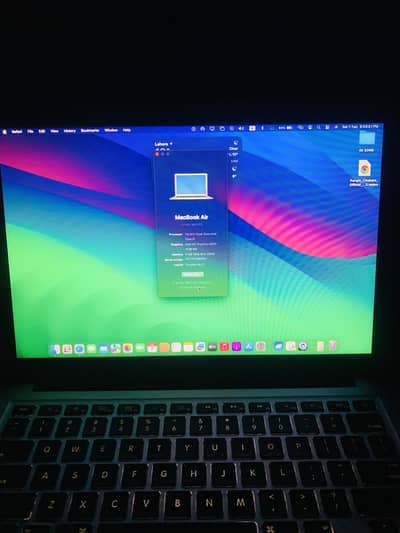 MacBook Air 9.5/10 candition