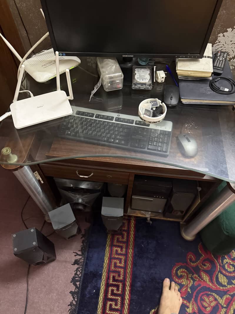 Computer table 1