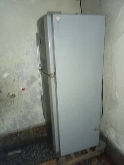 Dawlance frige Mint condition medium