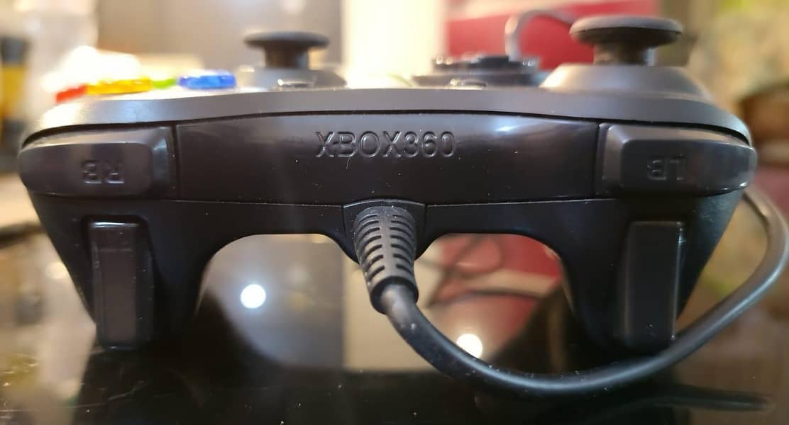 Xbox 360 controller 4