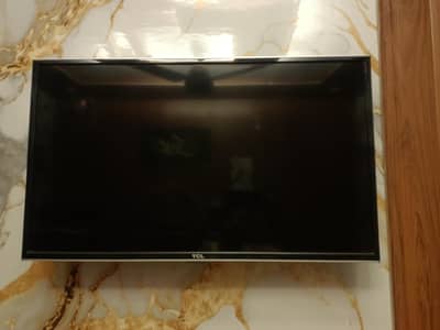 wifi smart Tv TCL FOR SALE URGENT