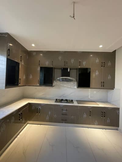 10 Marla House Upper Portion Available For Rent in Bahria Orchard Raiwind Road Lahore