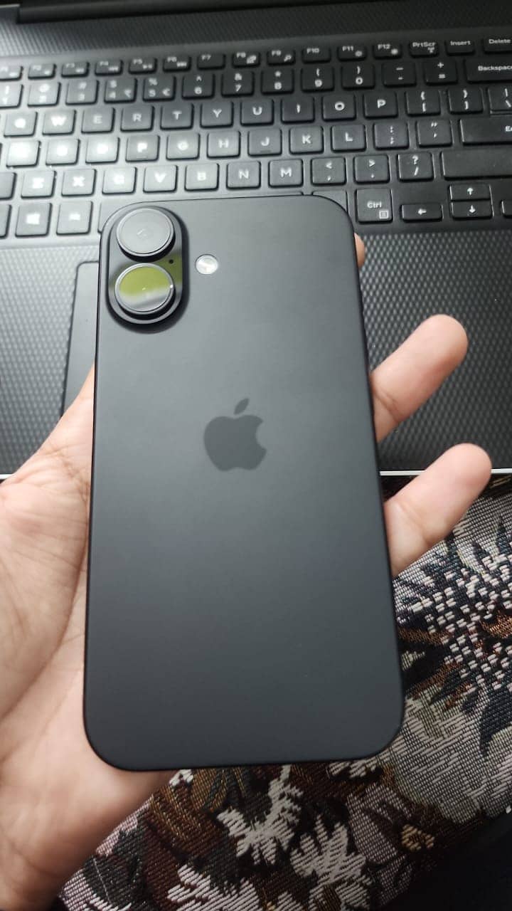 Apple iPhone 16 1