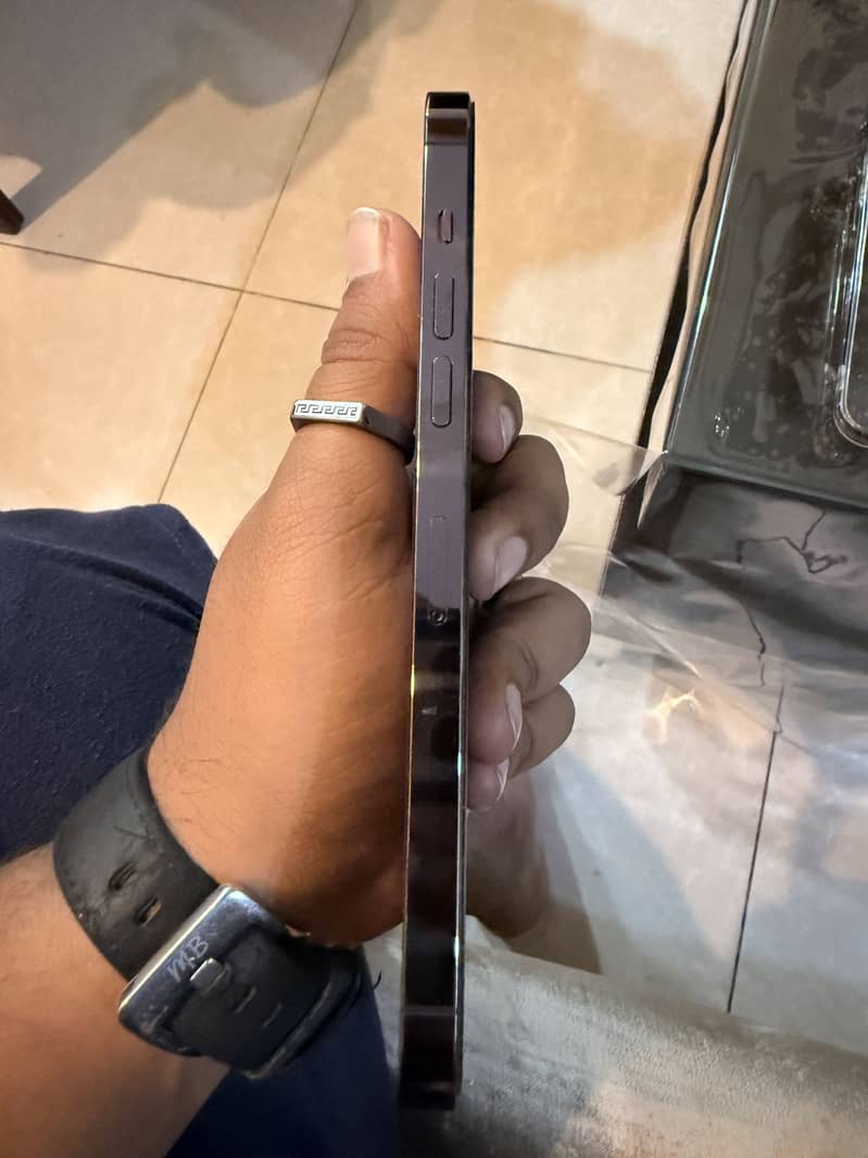 Iphone 14 pro max 16