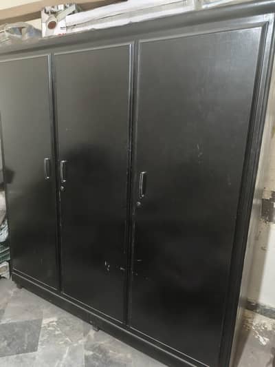 Wooden full Heavy 3 doors wardrobe/ Almari