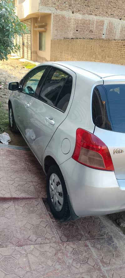 Toyota vitz 06/10