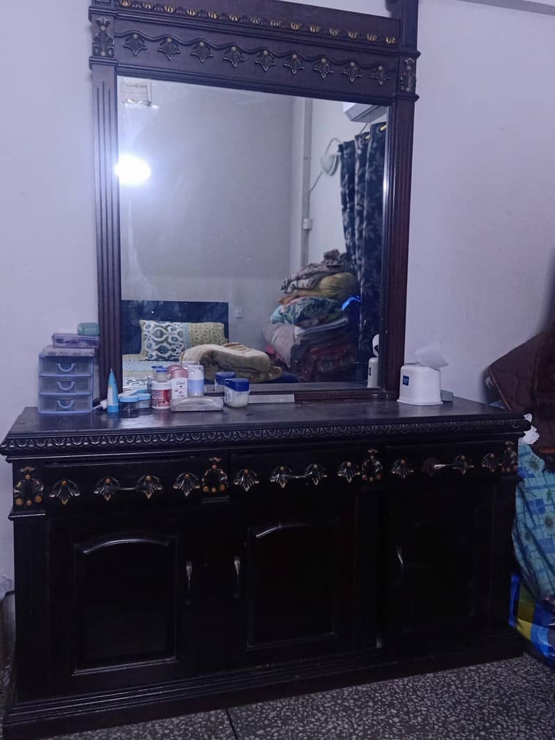 dressing table 1