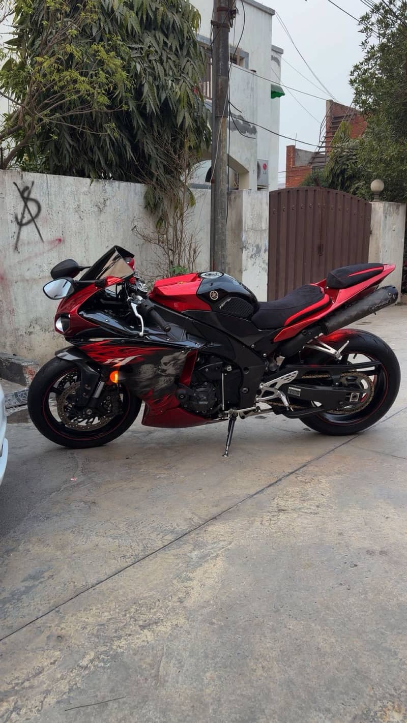 YAMAHA R1 Skull - Sports & Heavy Bikes - 1111654920