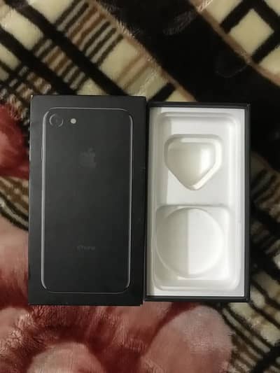 iPhone 7 with box 128 GB