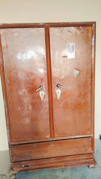 METAL ALMATI. WADROBE for storage sale in sialkot urgently