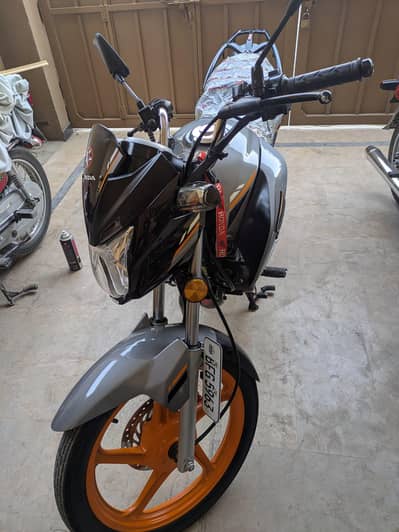 Honda CB 150 Special Edition Silver Color