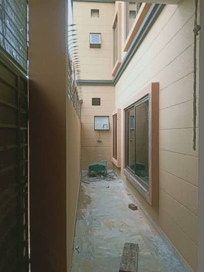 10 Marla double stories house for sale with gas block E