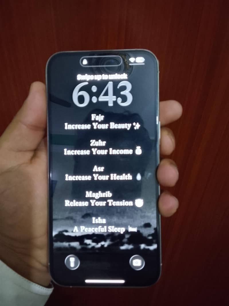 Iphone 15 pro max  + box cable 1