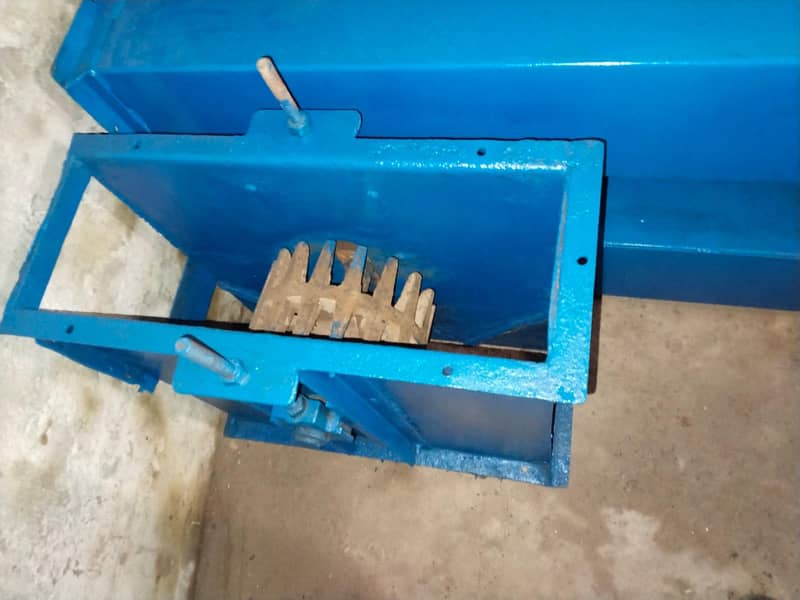 Bucket conveyor machine 4