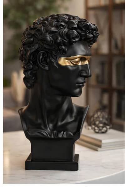 Modern Luxury Art Sculpture – Black & Gold Bust
