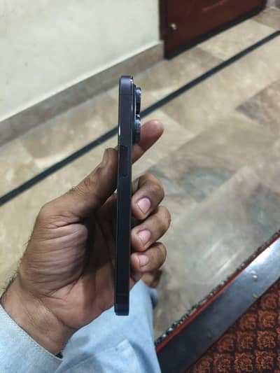 Apple iPhone 14 Pro  physical, plus eSIM