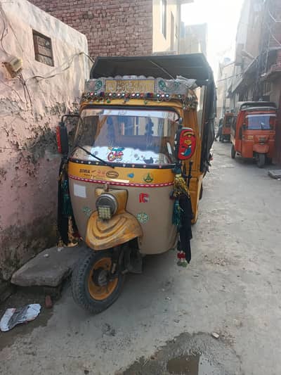 Siwa Parada rickshaw for sale