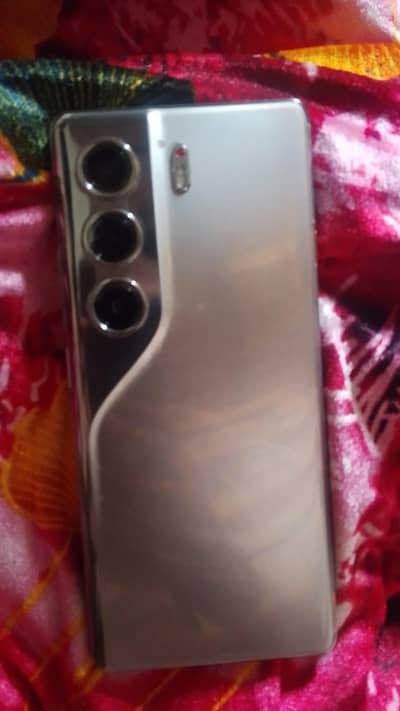 camon 40 pro (8+256)