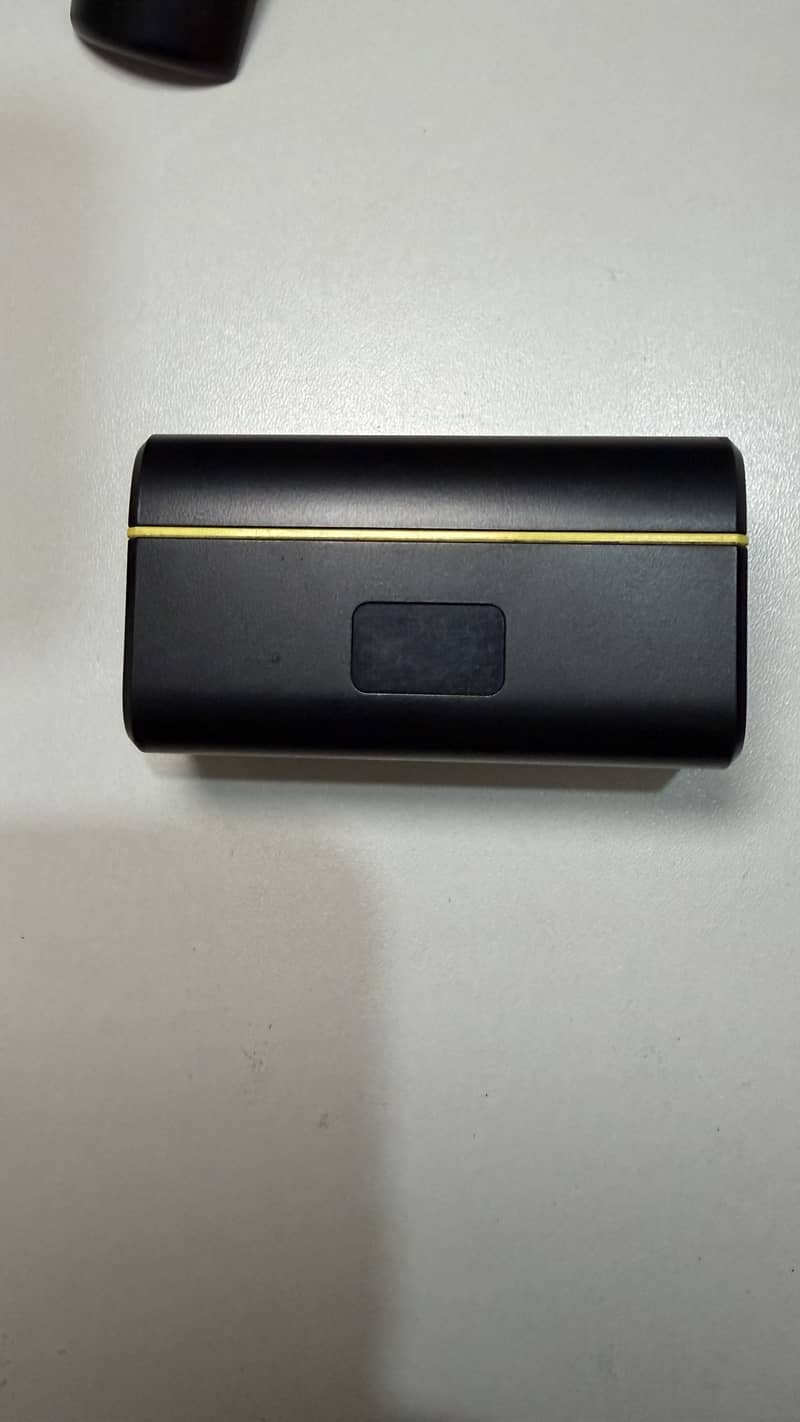 Complete Compact Wireless Microphone System 9