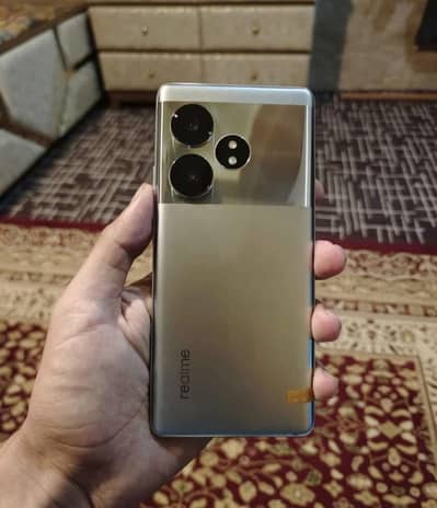 Realme GT6. Global