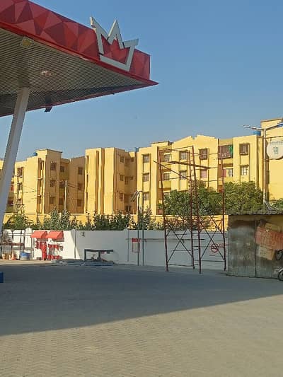 600 Square Feet Flat Is Available For sale