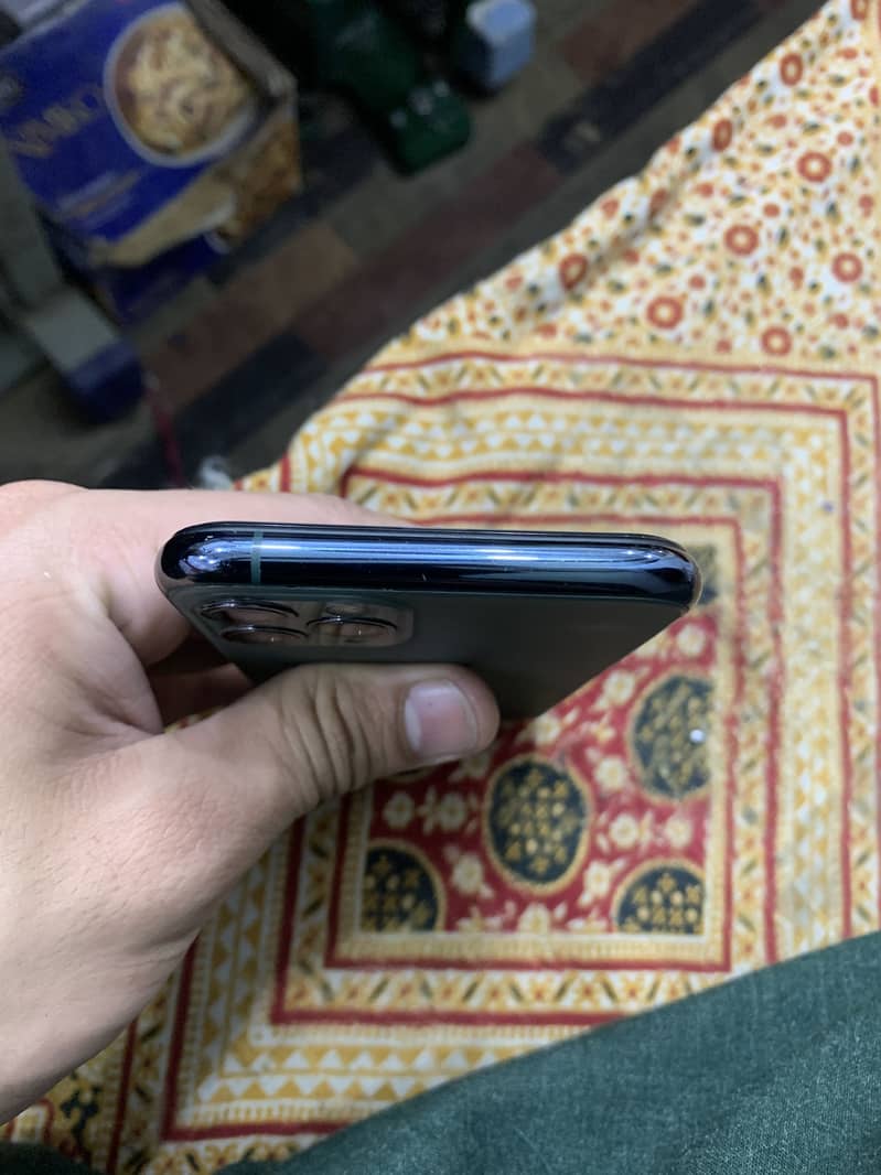 IPhone 11 Pro 1