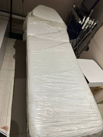 Saloon bed for sale | Beauty/Massage Bed