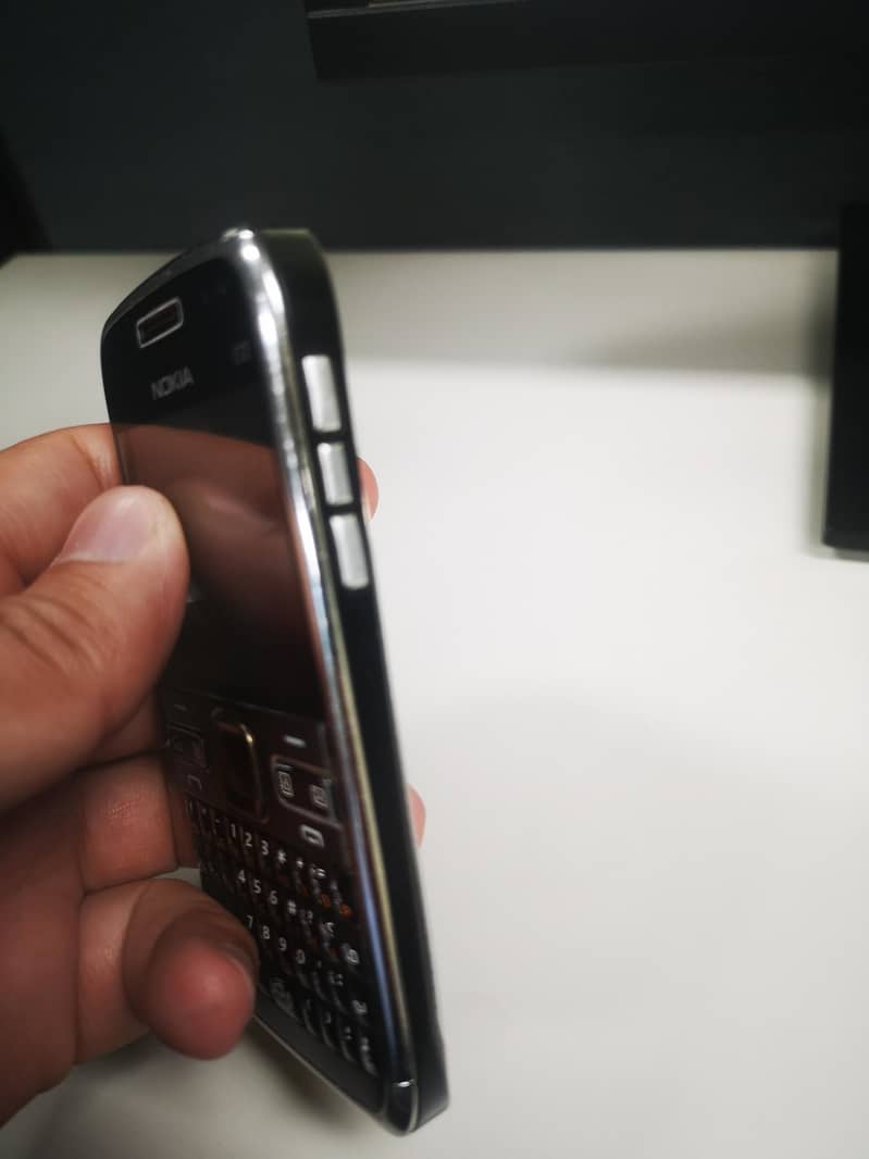 Nokia E72 antique 4