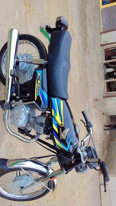 Honda 125 lush condition all genuine 2021 model