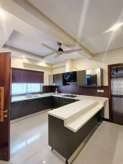 5 marla portion for rent