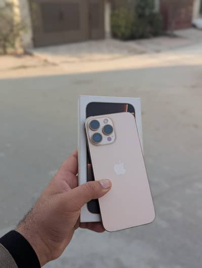 Iphone 16 Pro Max Non PTA 256GB 4 Month Sim Time 100% BH 155 Cycle