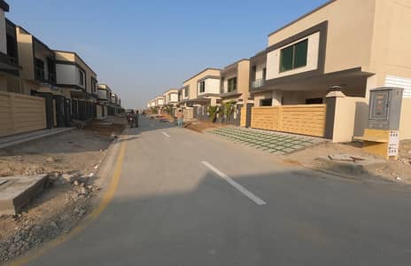 House Of 375 Square Yards Is Available In Contemporary Neighborhood Of Cantt