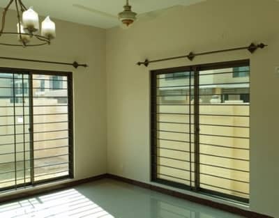 427 Square Yards House In Askari 5 - Sector H Is Available