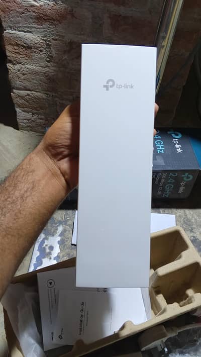 TP-Link CPE220 2.4GHz 300Mbps – Bilkul New Condition