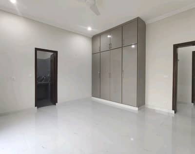 House For sale In Rs. 60000000