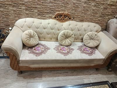 5 Seater Sofa Set for Sale – Neat & Comfortable