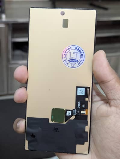 Pixel 6 display with fingerprint