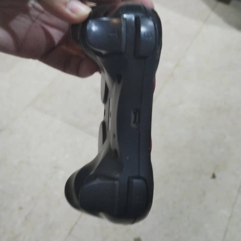 gaming controller  used condition 10 by 9 2