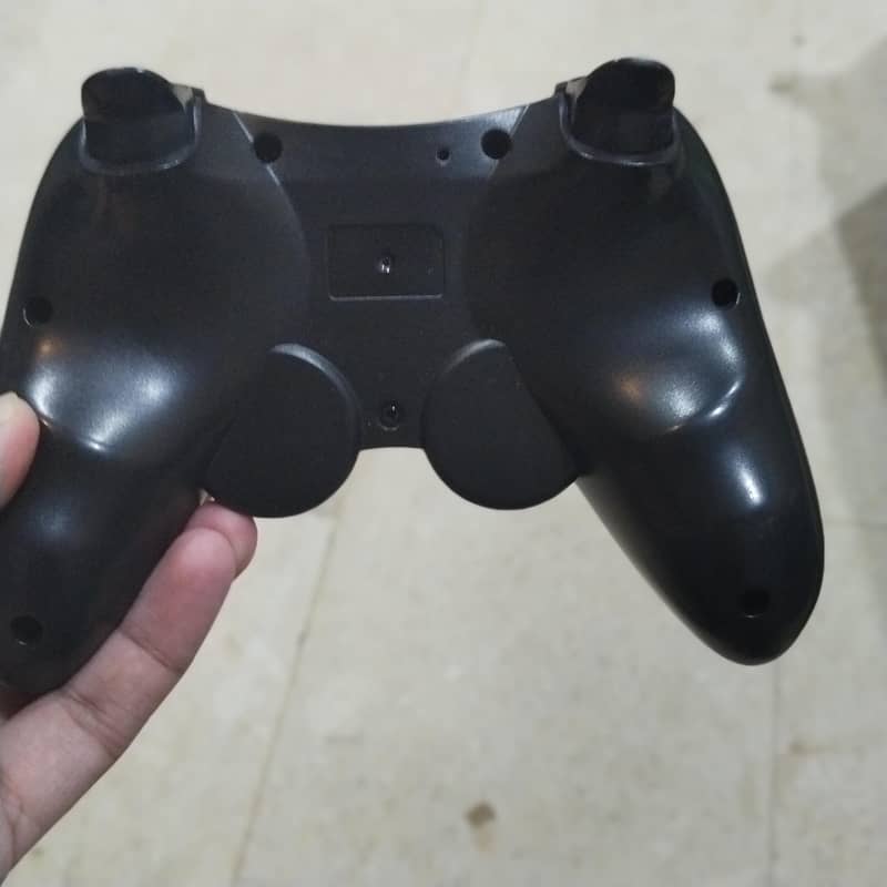 gaming controller  used condition 10 by 9 4