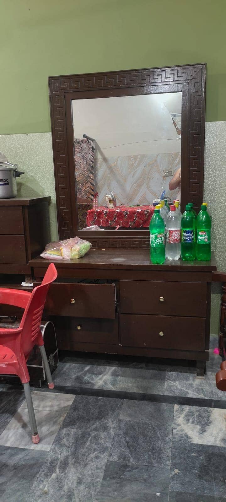 dressing table 0