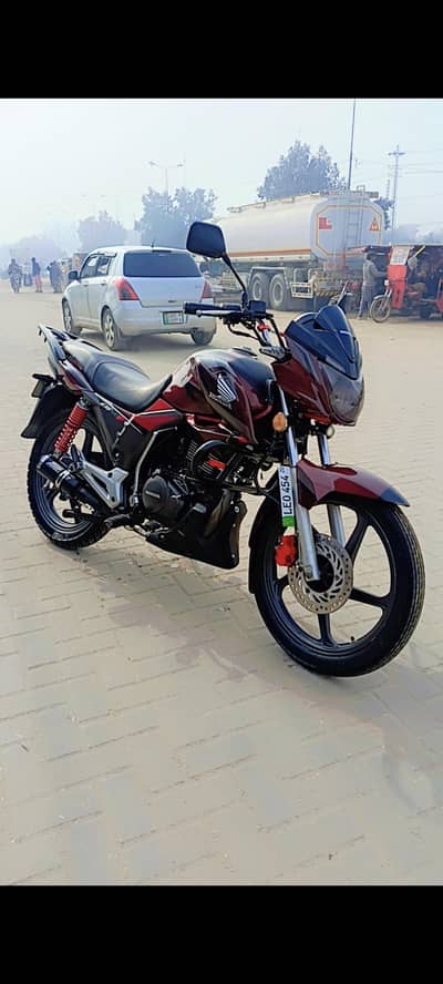 Hondacb150f red couler 10 by 10 bike