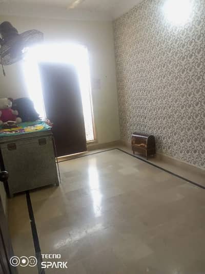 Flat 4th Floor For Sale at Liaquatabad No 1