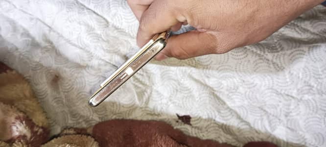 infinix note 40pro complete box 45 wat ka chargee  weairless charger