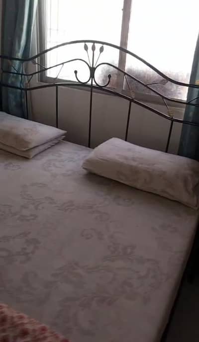 RodIron Bed with mattress, side tables and Mirror