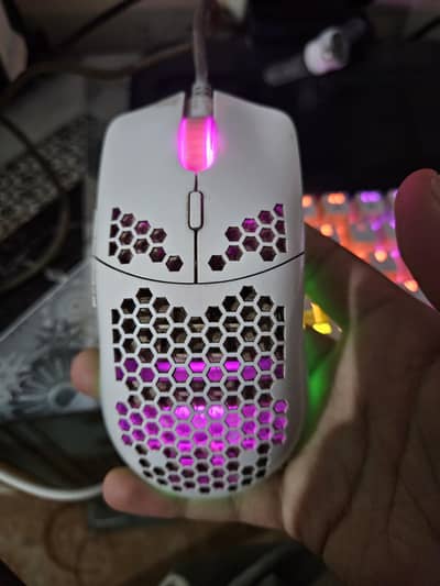 White MMAX Mars Gaming Mouse in ust Rs 3000
