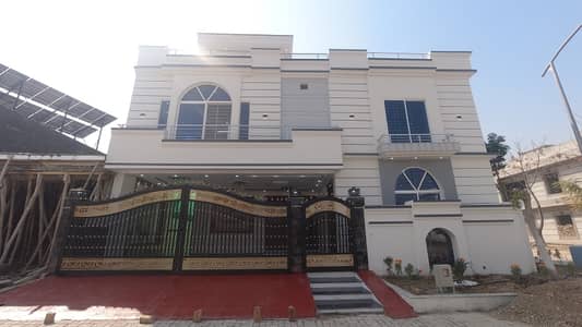 Corner In Top City 1 House Sized 13 Marla For sale